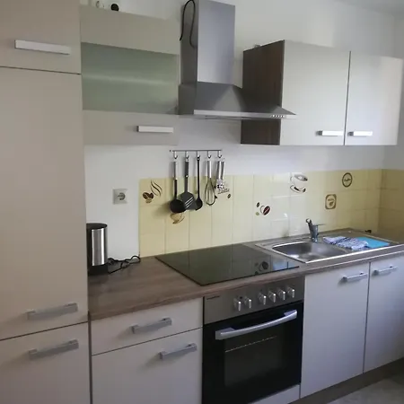 Wohnung-haus Fuer Arbeiter Und Monteure Bis 11 Personen Appartement