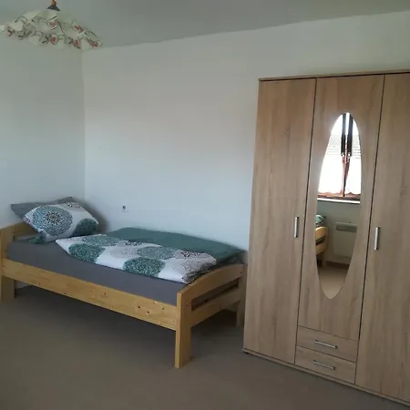 Wohnung-haus Fuer Arbeiter Und Monteure Bis 11 Personen