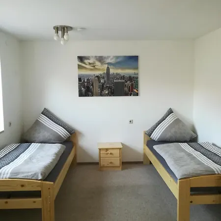 Wohnung-haus Fuer Arbeiter Und Monteure Bis 11 Personen Hahnbach